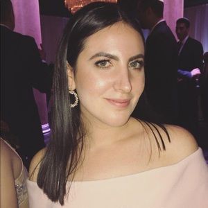 Meet your Posher, Ariella